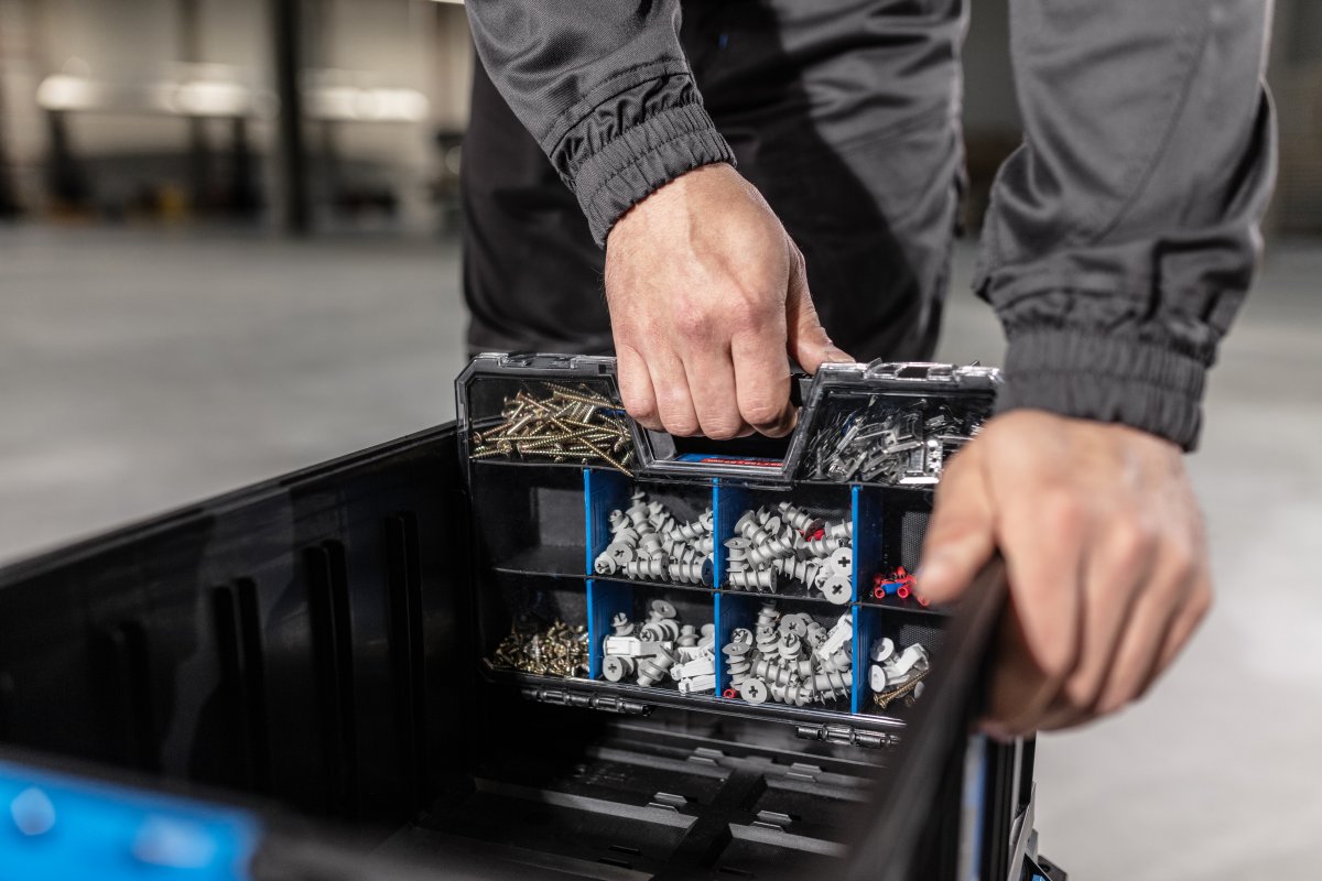 ORGANISER WITH COMPARTMENTS