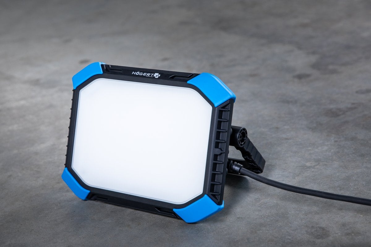 Portable construction floodlight, 3200 lm