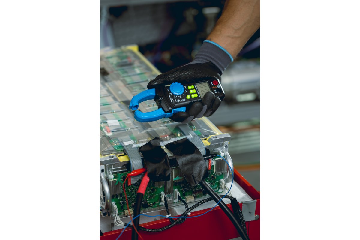 Pinza amperimetrica universal