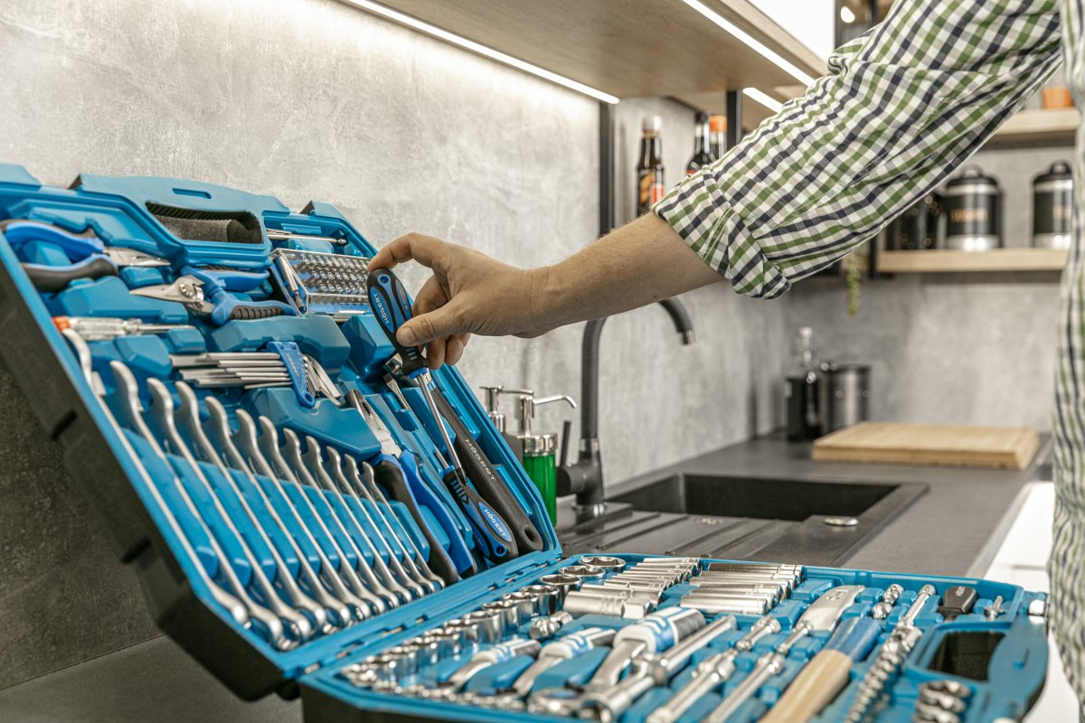 Toolkit 131 pcs., 1/2", 3/8" 1/4"
