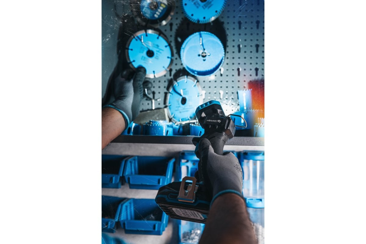 18 V TASCHENLAMPE