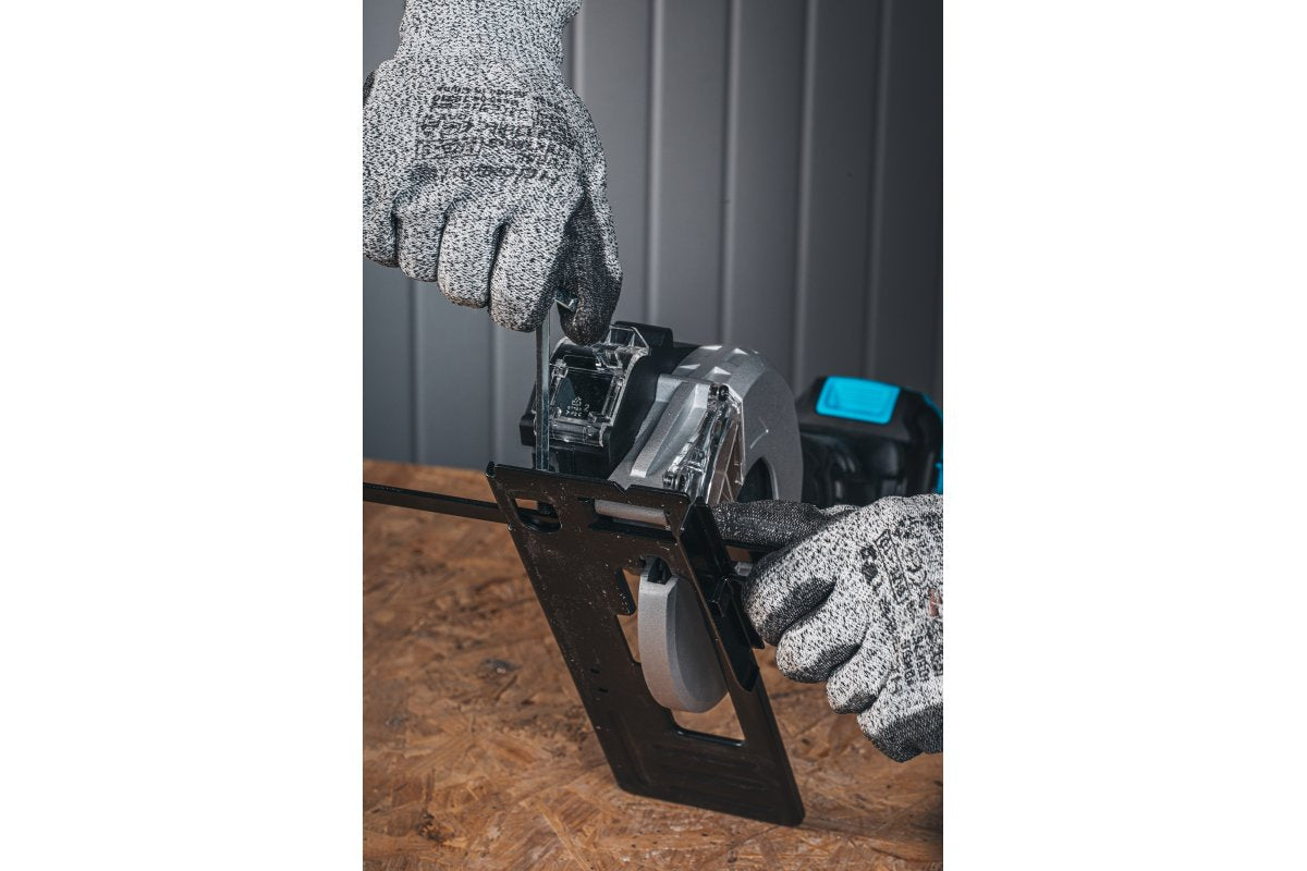 Střídavá mini pila na kov 120mm 18V