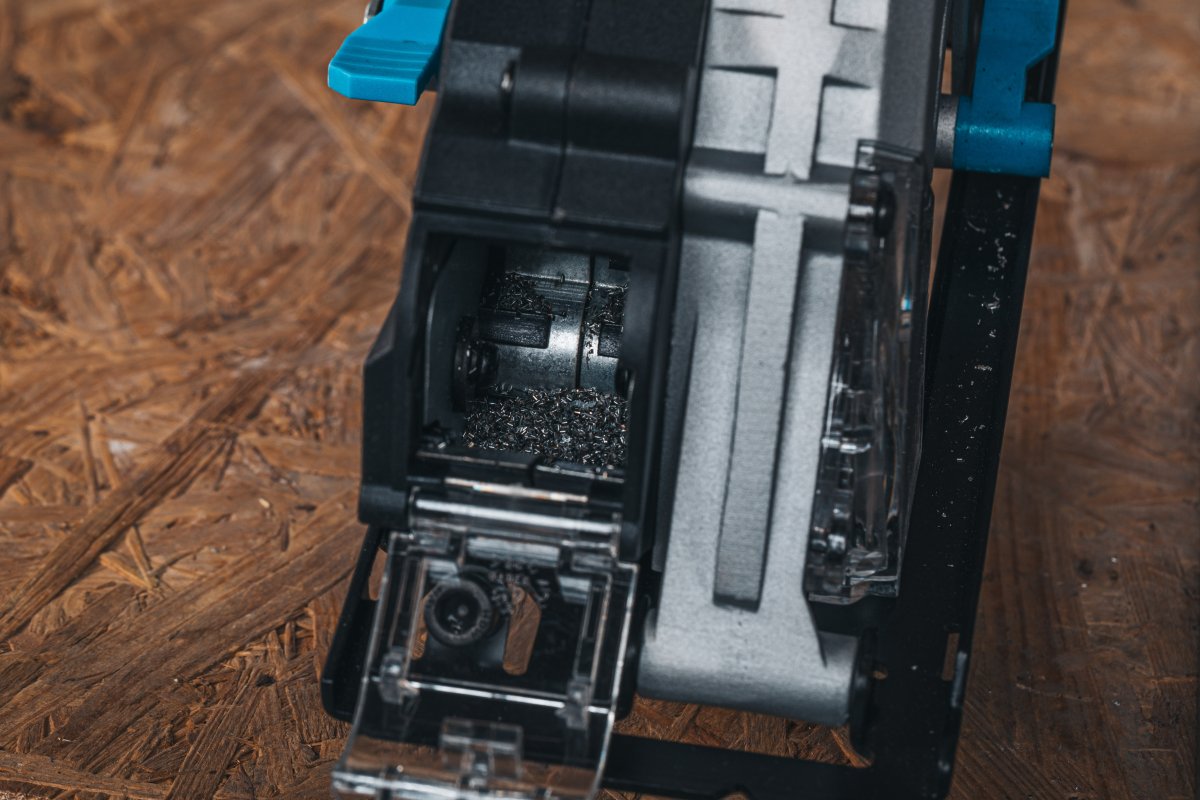 Střídavá mini pila na kov 120mm 18V