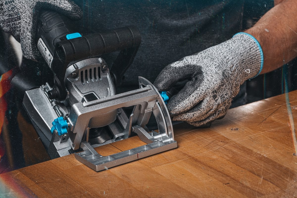 Milling machine for carpentry joints 18V