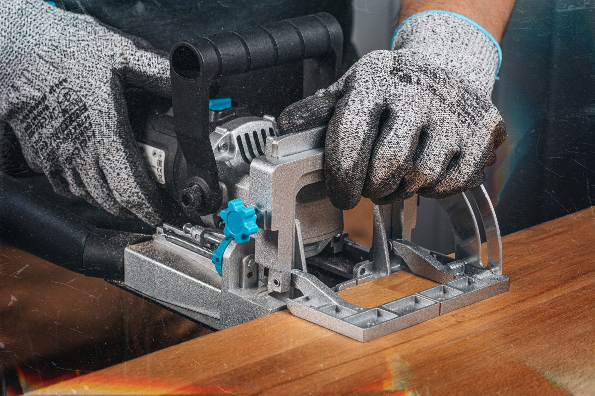 Milling machine for carpentry joints 18V