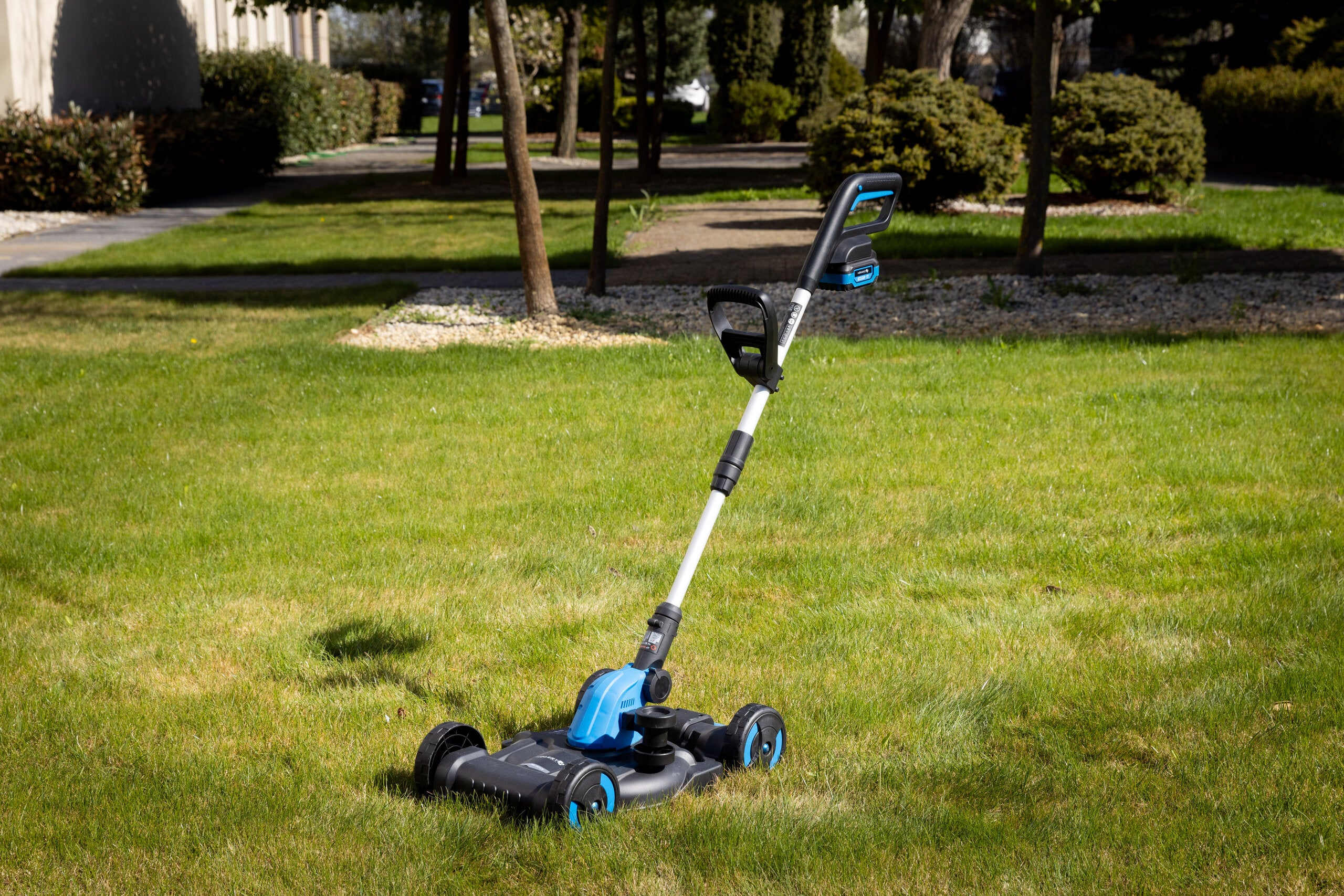 Podkaszarka do trawy z platformą 3 w 1 18V