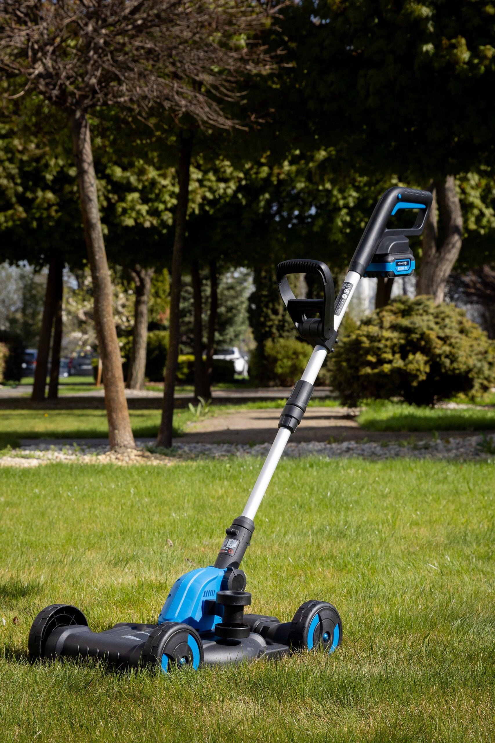 Podkaszarka do trawy z platformą 3 w 1 18V