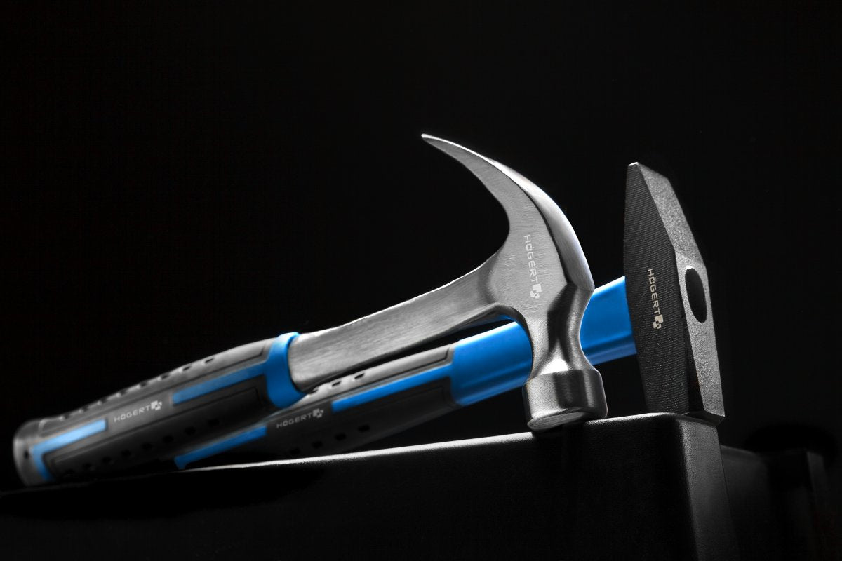 Solid carpenter's hammer