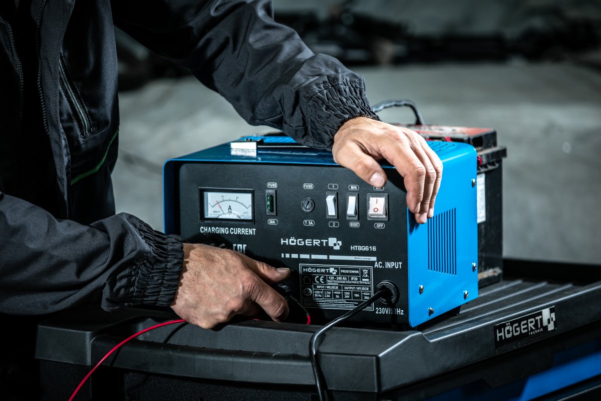 Chargeur électronique 12-24V, 14-26A